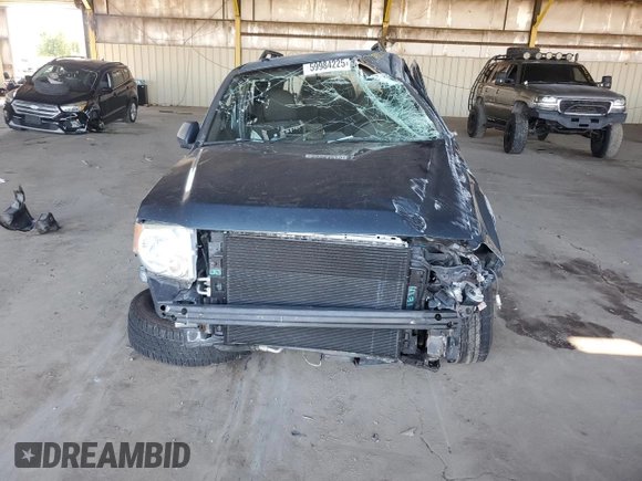 2012 Ford Escape XLT z VIN 1FMCU9DG4CKC69460, wystawiony jako Copart lot #59984225 z przebiegiem Nie podano mil oraz Szkoda całkowita • Salvage title. Historia ofert i sprzedaży dostępna na DreamBid. Obrazek 5.