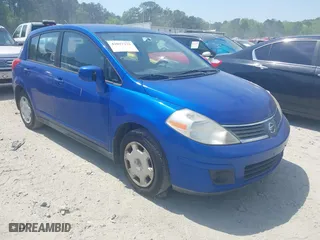 2009 Nissan Versa 1.8 SL with VIN 3N1BC13E69L479086, listed as a IAAI auction lot 42037231 with 180,076 mi miles. Bid and sale history available at carsss.com. Image 1.