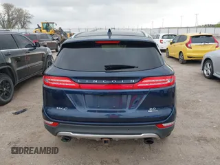 2015 Lincoln MKC z VIN 5LMCJ1A92FUJ36590, wystawiony jako IAAI lot #42130054 z przebiegiem 121 681 mil mil oraz . Historia ofert i sprzedaży dostępna na DreamBid. Obrazek 17.