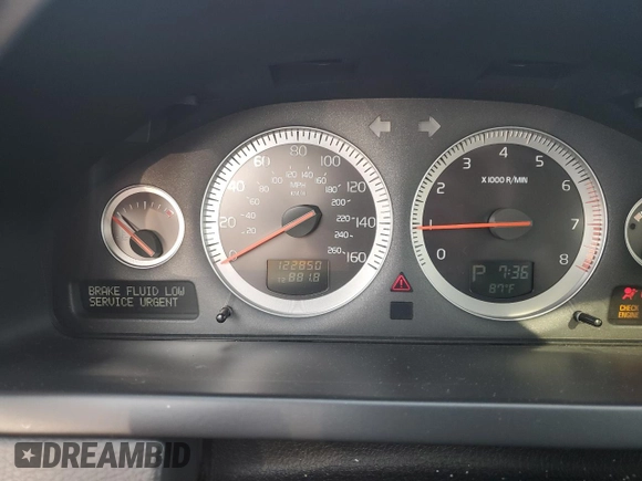 2013 Volvo XC90 Premier Plus with VIN YV4952CZ0D1643752, listed as a Copart auction lot 58782365 with 122,850 mi miles and Salvage title. Bid and sale history available at DreamBid. Image 9.