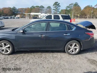 2014 Nissan Altima 2.5 with VIN 1N4AL3AP9EC137748, listed as a IAAI auction lot 41129379 with 201,176 mi miles. Bid and sale history available at carsss.com. Image 14.