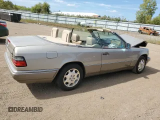 1995 Mercedes-Benz E Class with VIN WDBEA66EXSC176515, listed as a Copart auction lot 71495944 with 141,036 mi miles and Salvage Title. Bid and sale history available at carsss.com. Image 3.