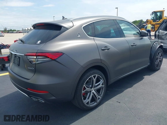 2021 Maserati Levante S with VIN ZN661YULXMX372645, listed as a IAAI auction lot 42245612 with 22,162 mi miles and . Bid and sale history available at DreamBid. Image 4.