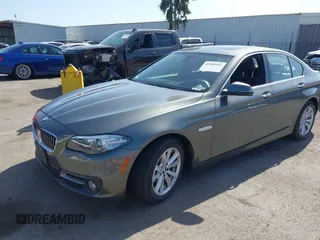 2015 BMW 5 Series 528i z VIN WBA5A5C5XFD515013, wystawiony jako IAAI lot #42105984 z przebiegiem 157 465 mil mil oraz . Historia ofert i sprzedaży dostępna na DreamBid. Obrazek 2.