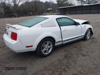 2005 Ford Mustang Deluxe with VIN 1ZVFT80N455211561, listed as a IAAI auction lot 41548177 with Not Provided miles. Bid and sale history available at carsss.com. Image 4.