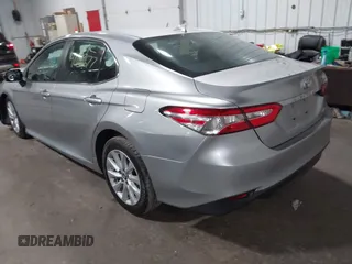 2019 Toyota Camry LE z VIN 4T1B11HK5KU814007, wystawiony jako IAAI lot #42099677 z przebiegiem 91 779 mil mil oraz . Historia ofert i sprzedaży dostępna na DreamBid. Obrazek 3.