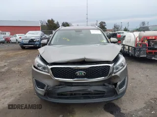 2016 Kia Sorento LX with VIN 5XYPGDA33GG145760, listed as a IAAI auction lot 41138936 with 156,010 mi miles. Bid and sale history available at carsss.com. Image 12.
