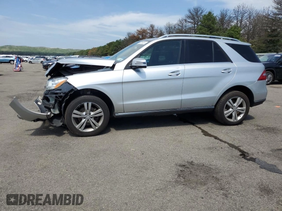 2015 Mercedes-Benz M 350 z VIN 4JGDA5HB4FA497120, wystawiony jako Copart lot #68816024 z przebiegiem 112 808 mil mil oraz Szkoda całkowita • Salvage title. Historia ofert i sprzedaży dostępna na DreamBid. Obrazek 1.