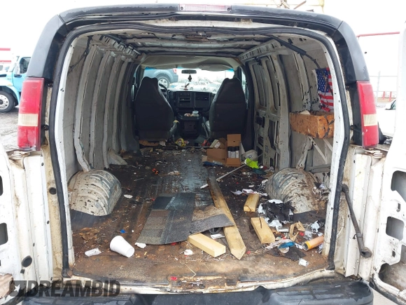 2007 Chevrolet Express Cargo Van with VIN 1GCGG25V271190835, listed as a IAAI auction lot 41763212 with 478,196 mi miles. Bid and sale history available at carsss.com. Image 8.
