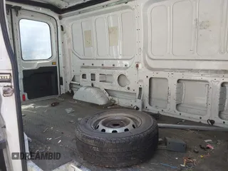 2016 Ford Transit Cargo z VIN 1FTYR2CG4GKA82911, wystawiony jako IAAI lot #41909433 z przebiegiem Nie podano mil oraz . Historia ofert i sprzedaży dostępna na DreamBid. Obrazek 8.