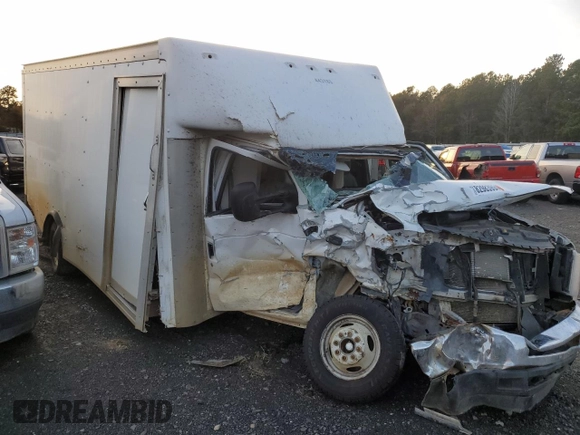 2021 Ford Econoline Cargo with VIN 1FDWE3FK7MDC21644, listed as a Copart auction lot 82983994 with Not Provided miles and Salvage Title. Bid and sale history available at DreamBid. Image 4.