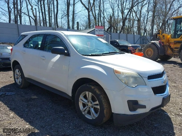 2012 Chevrolet Equinox LS with VIN 2GNFLCEK9C6101442, listed as a IAAI auction lot 42071000 with 135,764 mi miles. Bid and sale history available at carsss.com. Image 1.