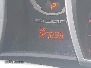 2015 Scion tC z VIN JTKJF5C75FJ012021, wystawiony jako IAAI lot #42143878 z przebiegiem 127 235 mil mil oraz . Historia ofert i sprzedaży dostępna na DreamBid. Obrazek 14.