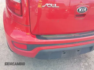 2013 Kia Soul with VIN KNDJT2A58D7612851, listed as a IAAI auction lot 42036713 with 188,886 mi miles. Bid and sale history available at carsss.com. Image 6.