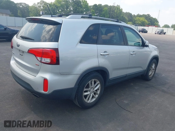 2014 Kia Sorento LX с VIN 5XYKT4A64EG467174, выставлен на аукционе IAAI как лот 42421411 с пробегом 110 552 миль миль и . История ставок и продаж доступна на DreamBid. Изображение 4.