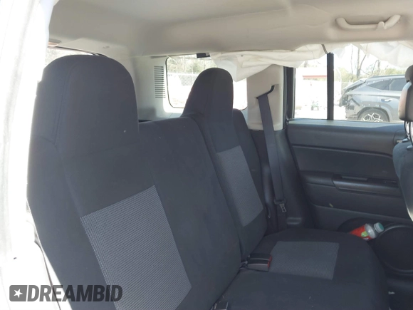2014 Jeep Patriot Latitude with VIN 1C4NJPFBXED737646, listed as a IAAI auction lot 41832412 with 130,000 mi miles and . Bid and sale history available at carsss.com. Image 8.