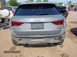 2022 Audi Q3 S line Premium Plus z VIN WA1EECF39N1066181, wystawiony jako IAAI lot #42570617 z przebiegiem 33 066 mil mil oraz . Historia ofert i sprzedaży dostępna na DreamBid. Obrazek 6.