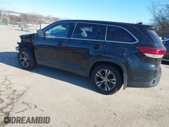 2019 Toyota Highlander LE with VIN 5TDBZRFH0KS964145, listed as a IAAI auction lot 41390943 with 127,163 mi miles and . Bid and sale history available at DreamBid. Image 3.