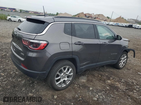 2022 Jeep Compass Latitude Lux with VIN 3C4NJDFB7NT203531, listed as a Copart auction lot 58261785 with 17,525 mi miles and Salvage title. Bid and sale history available at DreamBid. Image 3.