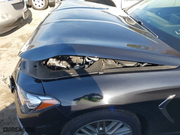 2020 Genesis G70 2.0T with VIN KMTG64LA3LU062290, listed as a IAAI auction lot 41004144 with 68,110 mi miles. Bid and sale history available at carsss.com. Image 6.