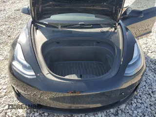 2021 Tesla Model 3 Standard Range Plus z VIN 5YJ3E1EA1MF077201, wystawiony jako Copart lot #49576465 z przebiegiem 34 809 mil mil oraz Szkody całkowita. Historia ofert i sprzedaży dostępna na DreamBid. Obrazek 11.