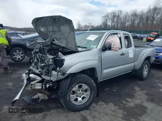 2010 Toyota Tacoma z VIN 5TEUU4ENXAZ736110, wystawiony jako IAAI lot #41951329 z przebiegiem 243 221 mil mil oraz . Historia ofert i sprzedaży dostępna na DreamBid. Obrazek 2.