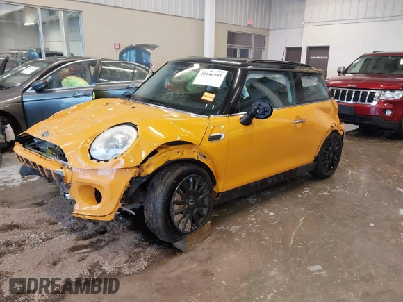 2015 MINI Hardtop with VIN WMWXM5C57FT942137, listed as a IAAI auction lot 42146541 with 96,058 mi miles and . Bid and sale history available at DreamBid. Image 18.