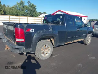 2009 GMC Sierra 1500 SLE with VIN 1GTEK29059Z292915, listed as a IAAI auction lot 40400096 with 180,439 mi miles. Bid and sale history available at carsss.com. Image 4.