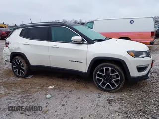 2020 Jeep Compass Limited with VIN 3C4NJDCB5LT255760, listed as a IAAI auction lot 41250478 with 32,257 mi miles. Bid and sale history available at carsss.com. Image 1.