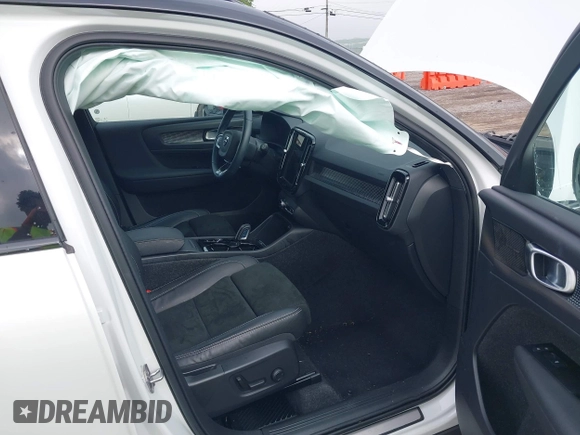 2022 Volvo XC40 R-Design с VIN YV4162UM0N2648040, выставлен на аукционе IAAI как лот 42172222 с пробегом 19 911 миль миль и . История ставок и продаж доступна на DreamBid. Изображение 5.