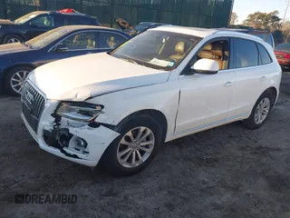 2014 Audi Q5 Premium Plus with VIN WA1LFAFP7EA106060, listed as a IAAI auction lot 41444016 with 106,183 mi miles. Bid and sale history available at carsss.com. Image 17.