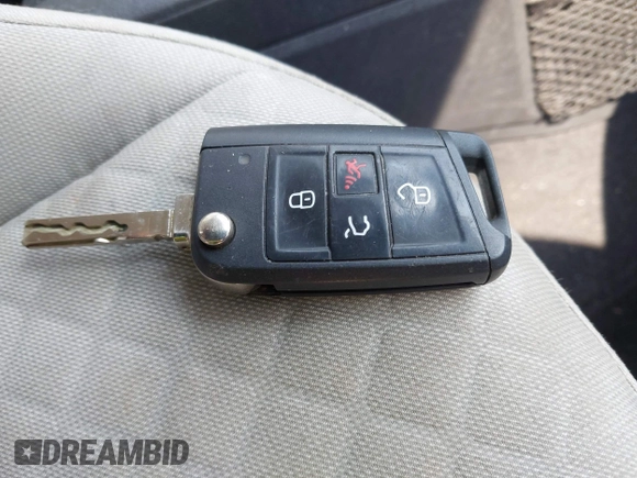 2019 Volkswagen Tiguan S с VIN 3VV1B7AX0KM122040, выставлен на аукционе IAAI как лот 42389559 с пробегом 53 122 миль миль и . История ставок и продаж доступна на DreamBid. Изображение 11.