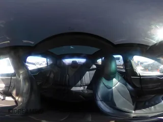 2015 Tesla Model S 85D z VIN 5YJSA1E24FF114180, wystawiony jako IAAI lot #41832583 z przebiegiem 152 008 mil mil oraz . Historia ofert i sprzedaży dostępna na DreamBid. Obrazek 23.