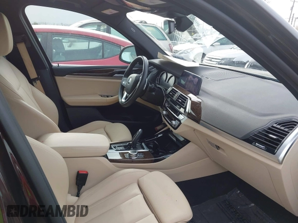 2020 BMW X3 xDrive30i z VIN 5UXTY5C0XL9D58724, wystawiony jako IAAI lot #41717962 z przebiegiem 38 089 mil mil oraz . Historia ofert i sprzedaży dostępna na DreamBid. Obrazek 5.