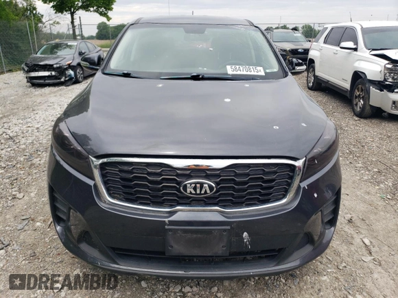 2019 Kia Sorento LX z VIN 5XYPG4A57KG486895, wystawiony jako Copart lot #58470815 z przebiegiem 151 217 mil mil oraz Czysty tytuł • Clean title. Historia ofert i sprzedaży dostępna na DreamBid. Obrazek 5.