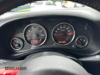 2015 Jeep Wrangler Unlimited Rubicon z VIN 1C4BJWFG2FL541572, wystawiony jako Copart lot #61723875 z przebiegiem 163 169 mil mil oraz Czysty tytuł • Clean title. Historia ofert i sprzedaży dostępna na DreamBid. Obrazek 8.