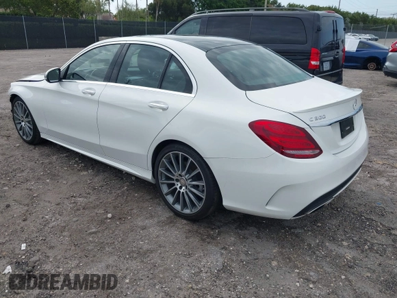 2016 Mercedes-Benz C 300 with VIN 55SWF4JB5GU131922, listed as a IAAI auction lot 42014152 with 52,041 mi miles and . Bid and sale history available at carsss.com. Image 3.