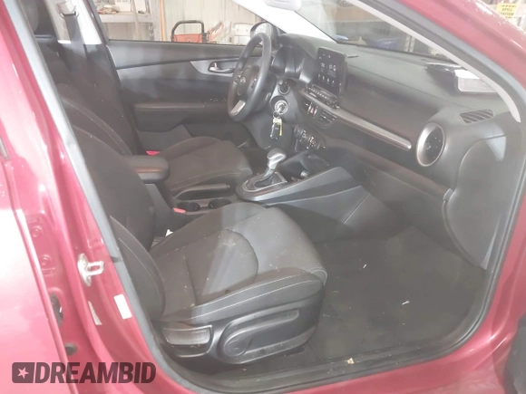 2021 Kia Forte LXS z VIN 3KPF24ADXME306729, wystawiony jako IAAI lot #41731043 z przebiegiem 58 798 mil mil oraz . Historia ofert i sprzedaży dostępna na DreamBid. Obrazek 5.