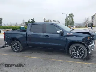 2020 Chevrolet Silverado 1500 LT with VIN 3GCPWCED8LG123815, listed as a IAAI auction lot 41880381 with 65,908 mi miles. Bid and sale history available at carsss.com. Image 13.