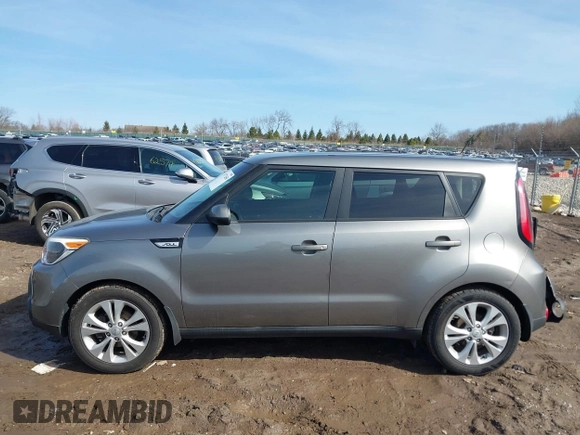 2015 Kia Soul + with VIN KNDJP3A5XF7185380, listed as a IAAI auction lot 41772650 with 79,189 mi miles. Bid and sale history available at carsss.com. Image 14.