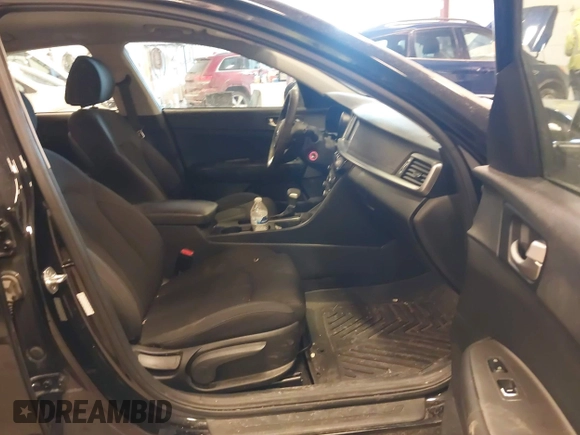 2019 Kia Optima LX with VIN 5XXGT4L31KG376856, listed as a IAAI auction lot 41427583 with 74,339 mi miles. Bid and sale history available at carsss.com. Image 5.