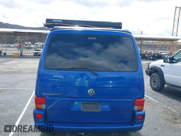 2002 Volkswagen EuroVan MV с VIN WV2NB47002H005993, выставлен на аукционе IAAI как лот 41568379 с пробегом 143 133 миль миль и . История ставок и продаж доступна на DreamBid. Изображение 16.