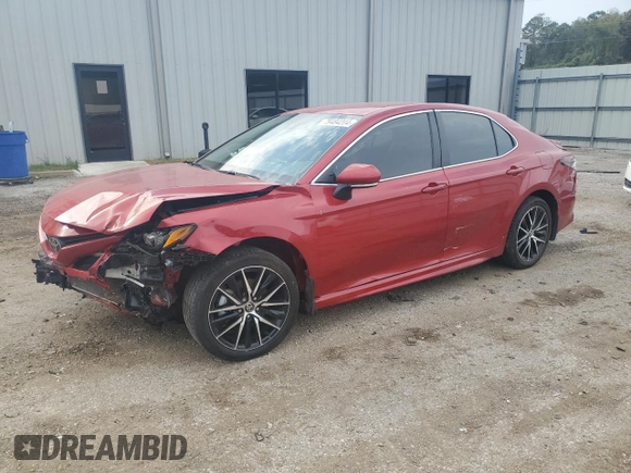 2022 Toyota Camry SE with VIN 4T1T11AK5NU026069, listed as a Copart auction lot 79484204 with 35,614 mi miles and Salvage Title. Bid and sale history available at carsss.com. Image 1.