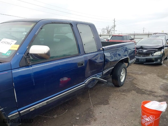 1994 Chevrolet C/K 1500 with VIN 1GCEC19K7RE108543, listed as a IAAI auction lot 41532011 with 196,824 mi miles. Bid and sale history available at carsss.com. Image 6.
