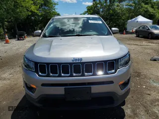 2018 Jeep Compass Latitude с VIN 3C4NJDBB9JT423947, выставлен на аукционе Copart как лот 61504994 с пробегом 84 578 миль миль и Списание • Salvage title. История ставок и продаж доступна на DreamBid. Изображение 5.