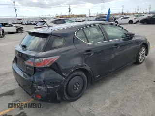 2013 Lexus CT 200h z VIN JTHKD5BH8D2123910, wystawiony jako Copart lot #56062695 z przebiegiem 182 870 mil mil oraz Szkoda całkowita • Salvage title. Historia ofert i sprzedaży dostępna na DreamBid. Obrazek 3.