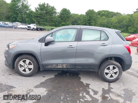 2020 Chevrolet Trax LS z VIN 3GNCJNSBXLL272365, wystawiony jako IAAI lot #40698380 z przebiegiem 39 306 mil mil oraz . Historia ofert i sprzedaży dostępna na DreamBid. Obrazek 15.