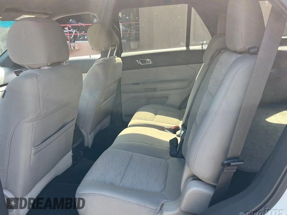 2014 Ford Explorer z VIN 1FM5K7B8XEGA75259, wystawiony jako IAAI lot #42619752 z przebiegiem 128 431 mil mil oraz . Historia ofert i sprzedaży dostępna na DreamBid. Obrazek 2.