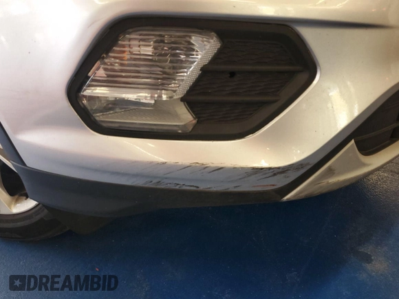 2018 Ford Escape SE z VIN 1FMCU9GD3JUC13075, wystawiony jako IAAI lot #42537659 z przebiegiem 77 270 mil mil oraz . Historia ofert i sprzedaży dostępna na DreamBid. Obrazek 3.