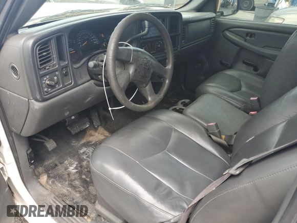2005 Chevrolet Silverado 1500 Work Truck z VIN 1GCEC14X75Z329324, wystawiony jako Copart lot #57451585 z przebiegiem 132 425 mil mil oraz Szkoda całkowita • Salvage title. Historia ofert i sprzedaży dostępna na DreamBid. Obrazek 8.